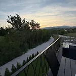 A-frame Luxury House Near With Hot Tub *
