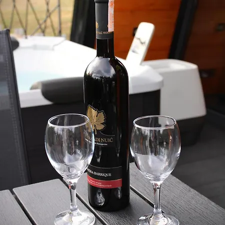 A-Frame Luxury House Near Travnik With Hot Tub Casa de Férias *