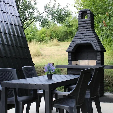 A-frame Luxury House Near Travnik With Hot Tub 度假居