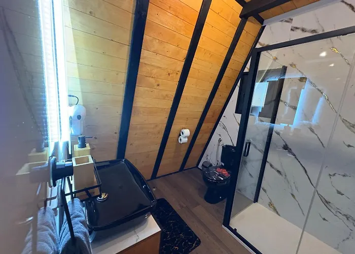 A-frame Luxury House Near Travnik With Hot Tub 度假居