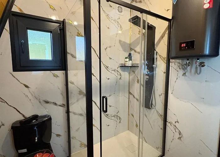 度假居 A-frame Luxury House Near Travnik With Hot Tub