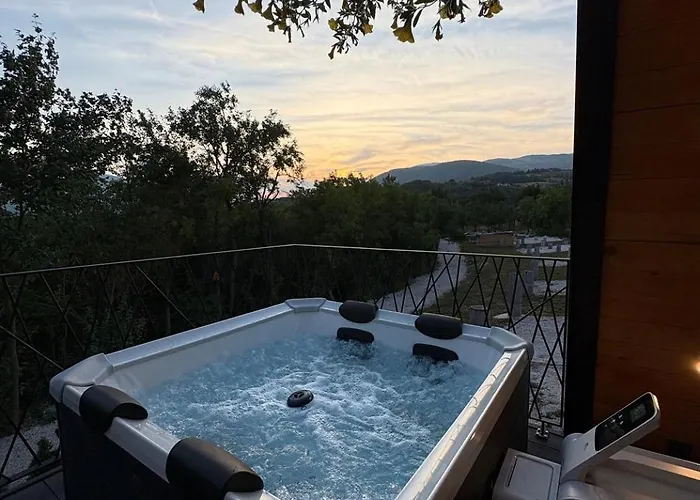 度假居 A-frame Luxury House Near Travnik With Hot Tub