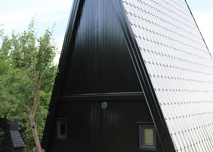 A-frame Luxury House Near Travnik With Hot Tub 度假居 *